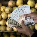 Expert Cites US Dollar's Positive Effect on Venezuelan Bolivar